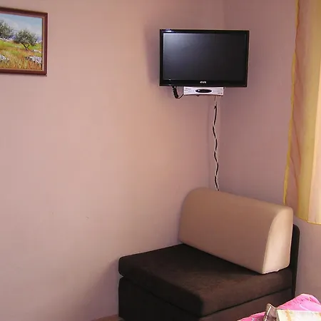 Apartament Fuer 2 Personen 1 Kind Ca, 30 M Sup2 In Silo, Adriakueste Kroatien Kroatische Inseln